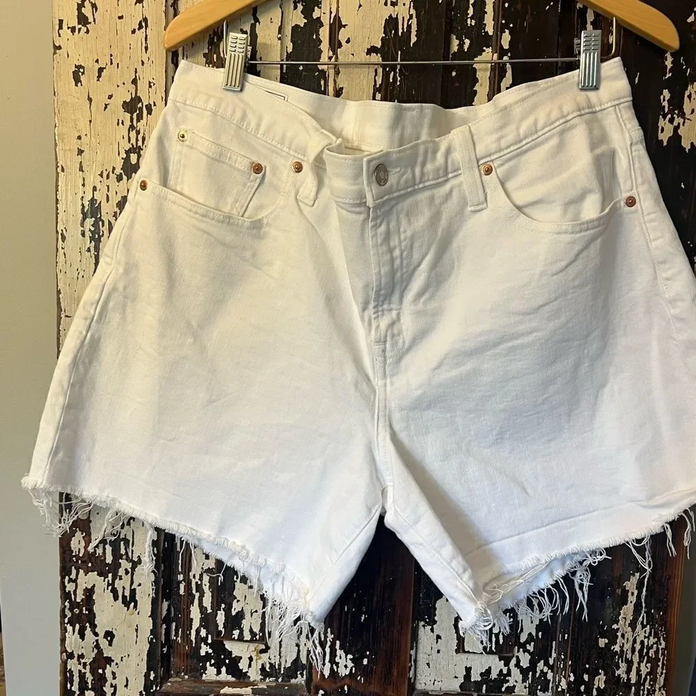 GAP these white